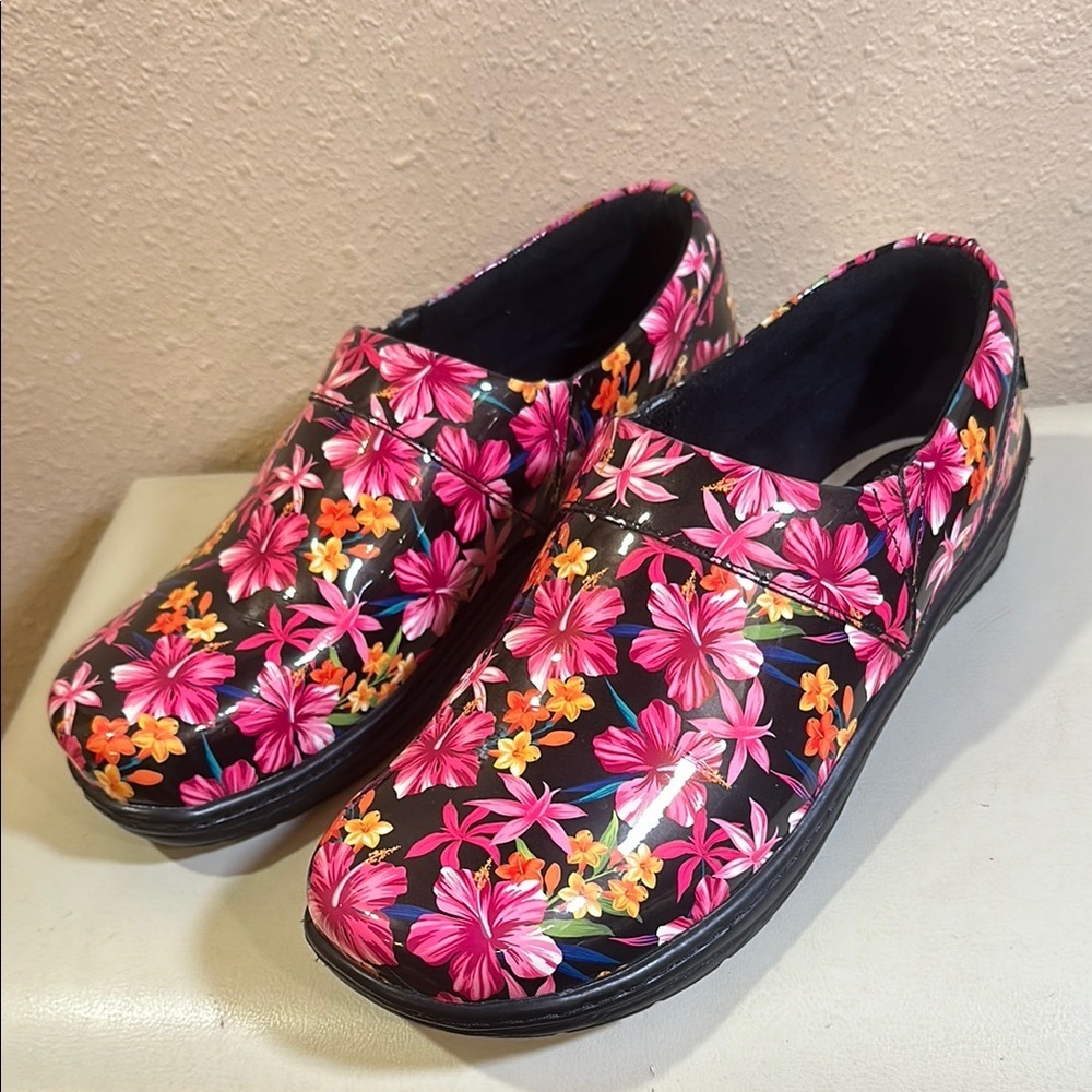 Women’s Floral Slip-On Clogs - Pink Floral